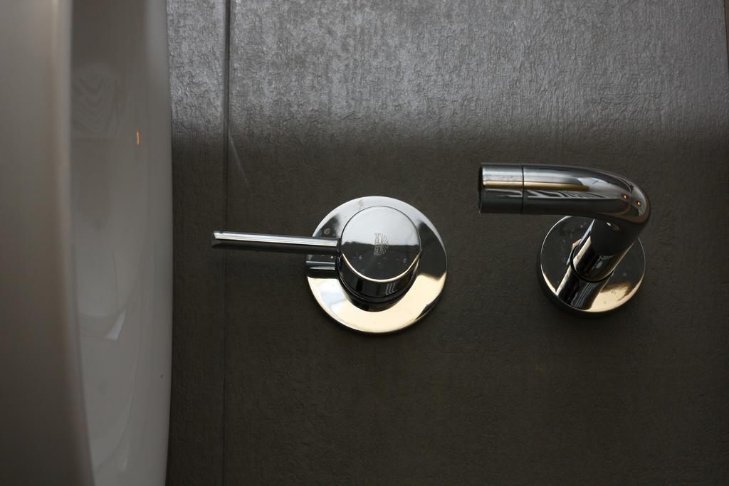 Kazas Luxury Apartment ดีมิตซานา ห้อง รูปภาพ