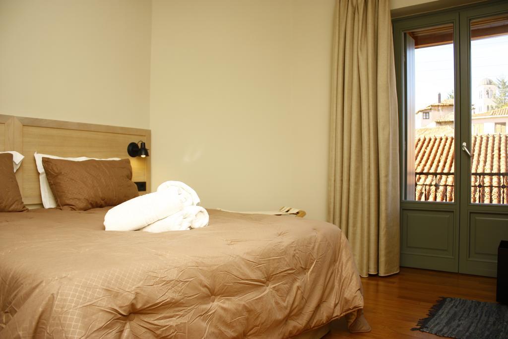 Kazas Luxury Apartment ดีมิตซานา ห้อง รูปภาพ